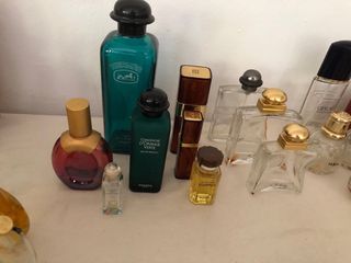 Set di bottiglie di profumo assortite