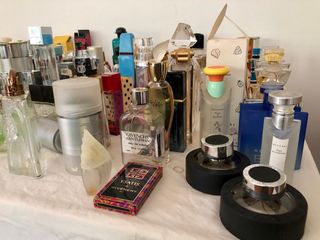 Set di bottiglie di profumo assortite