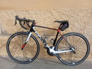 Scott Solace Carbono Ultegra DT SWISS talla 52

