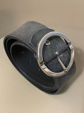 Cintura in cuoio nero antracite con fibbia