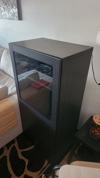Mueble de almacenaje salón cristal y madera