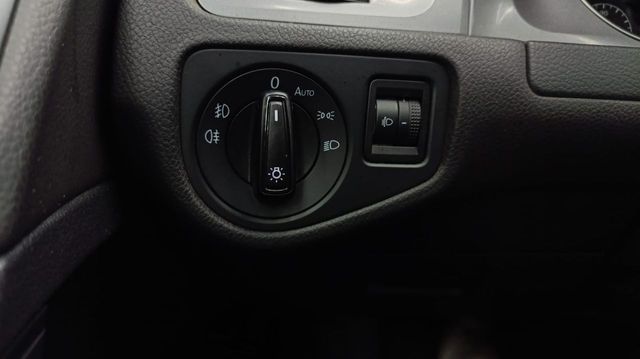 Volkswagen Golf Variant Advance 1.6 TDI 105cv BMT DSG Nacional