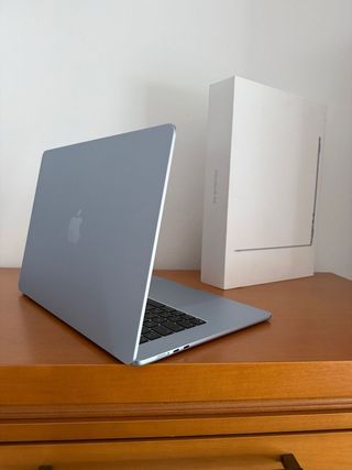 MacBook Air 15  M4 16GB 512GB Nuevo