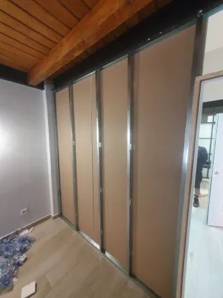 ¿Necesitas crear una habitación extra en tu piso
