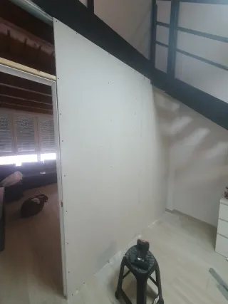 ¿Necesitas crear una habitación extra en tu piso