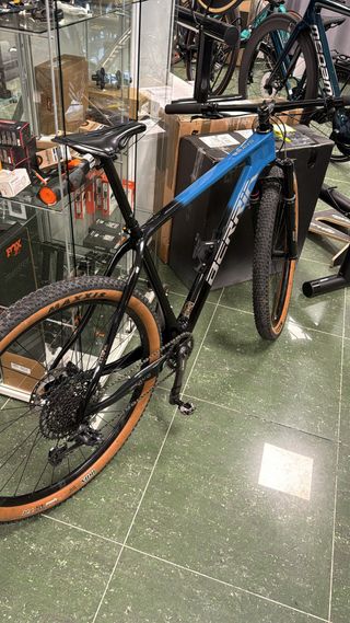 Bicicleta Montaña MTB Talla L
Berria Bravo