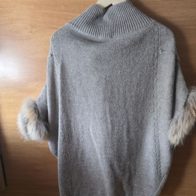 Capa Attesa lana conejo mangas desmontables