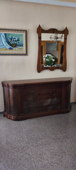 Aparador clásico de madera de