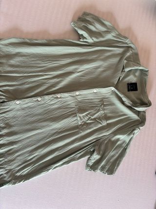varias camisas talla L. se venden todas juntas.