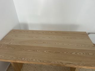 Mesa de comedor de madera