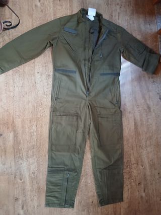 Mono militar verde XXL nuevo
