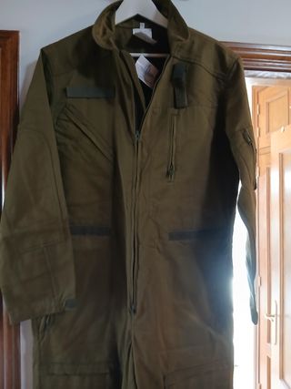 Mono militar verde XXL nuevo