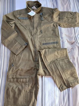 Mono militar verde XXL nuevo