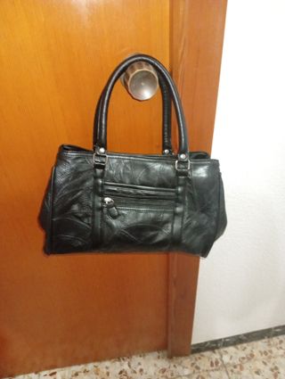 Bolso de mano marrón elegante