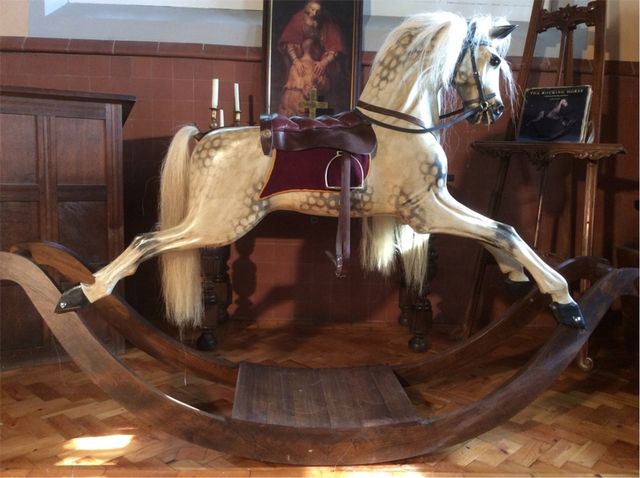 Caballo balancín antiguo