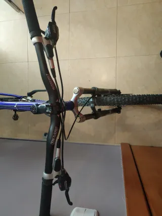 Bicicleta de montaña kona M mejorada f.hidraulicos
