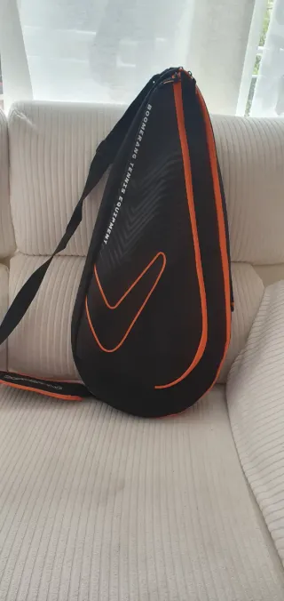 Raquetas de tenis con estuche y pelotas