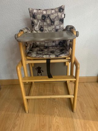 Trona de madera para bebé
