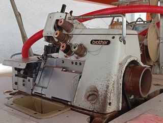 Máquina de coser SunStar doble aguja