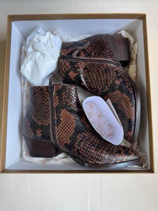 Botines efecto piel serpiente marrones. NUEVOS