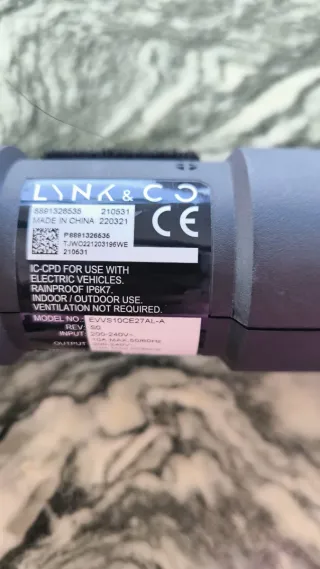 Cargador coche eléctrico LYNK & Co 01