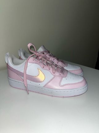 Tenis Nike blancos y rosas 