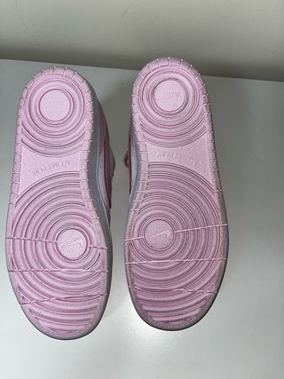 Tenis Nike blancos y rosas 