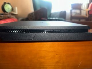 PS4 Slim 1TB Negra con mando y Battlefield 1