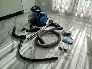 Aspiradora Rowenta con accesorios