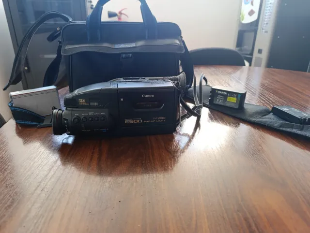 Cámara Vídeo Canon E500 POP-UP LIGHT