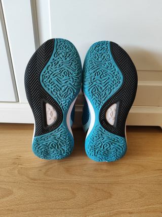 Zapatillas niño de basquet Under Armour talla 35.5