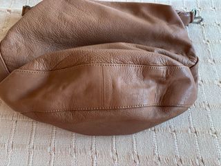 Bolso de piel marrón