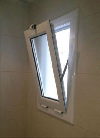 Ventana abatible o practicable 