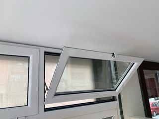 Ventana abatible o practicable 