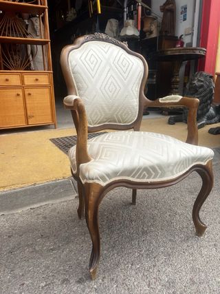 Butaca estilo francés madera y tela
