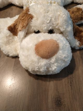 Peluche perro blanco y marrón