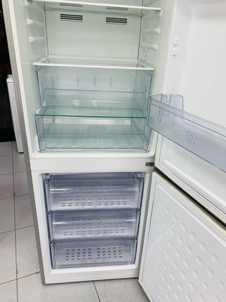 Nevera Combi Beko 1.85m con garantía 