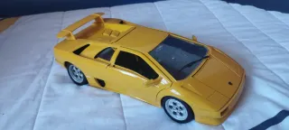 Lamborghini Diablo 1:18 Amarillo