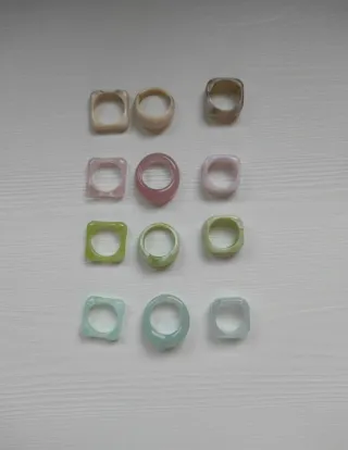 Lote de 12 anillos resina formas variadas. Shein