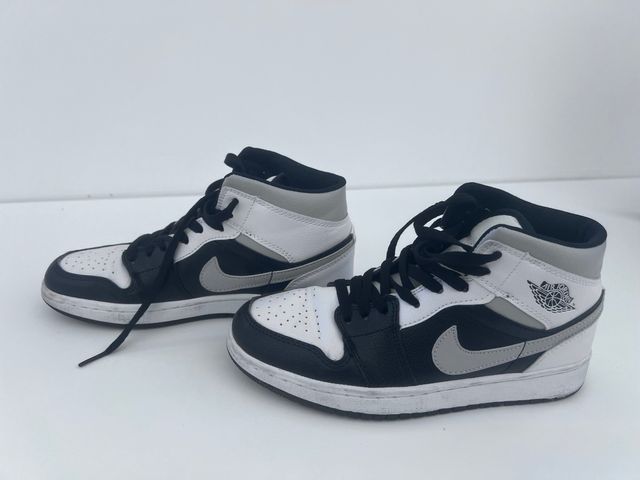 Zapatillas Jordan Mid Gris y Blanco