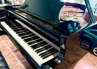 Piano Kawai RX3 