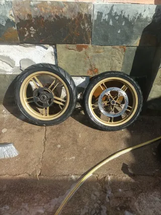 Llantas doradas TZR 50