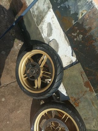 Llantas doradas TZR 50