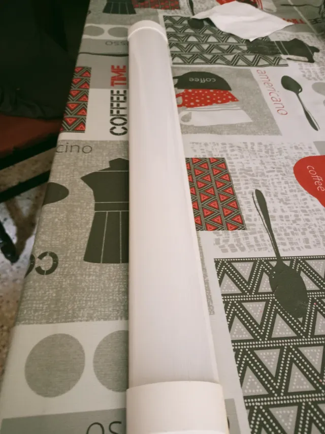 Lámpara de cocina tubular blanca