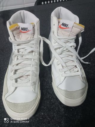 Nike Blazer Blancas y Plateadas