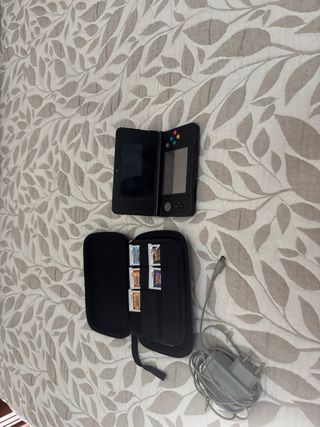 Nintendo 3DS +funda,cargador y 5 juegos originales