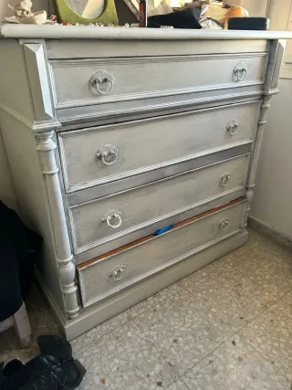 Cómoda de madera para pintar