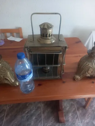 Antigüedades: Candelabros y farolillo