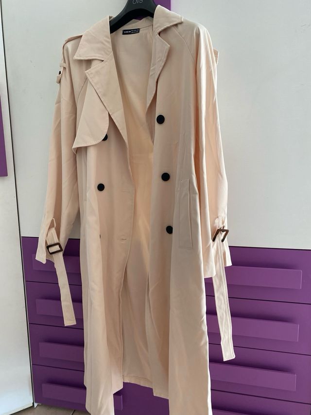Trench beige maniche lunghe