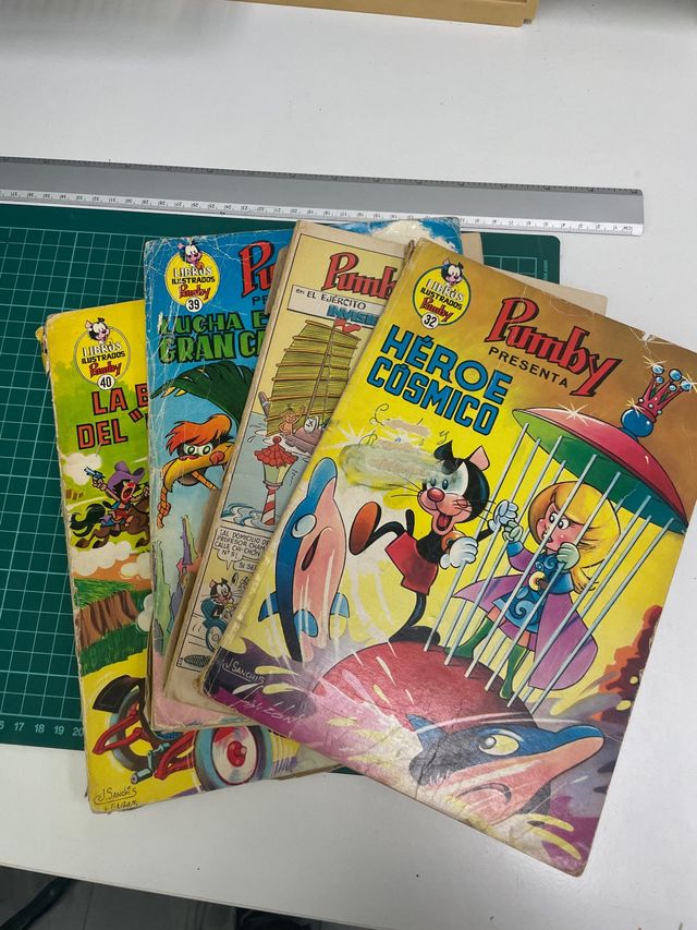 cuatro libros ilustrados Pumby